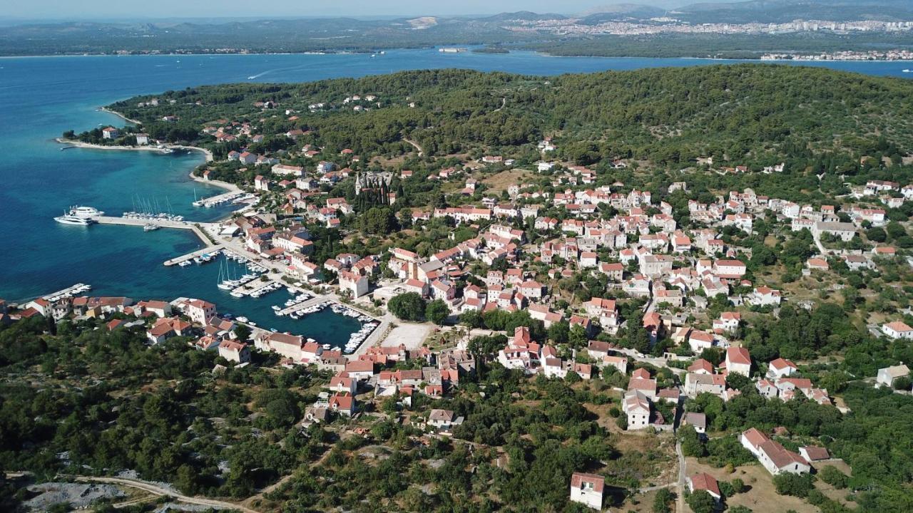 Apartmani Fortuna Zlarin Εξωτερικό φωτογραφία