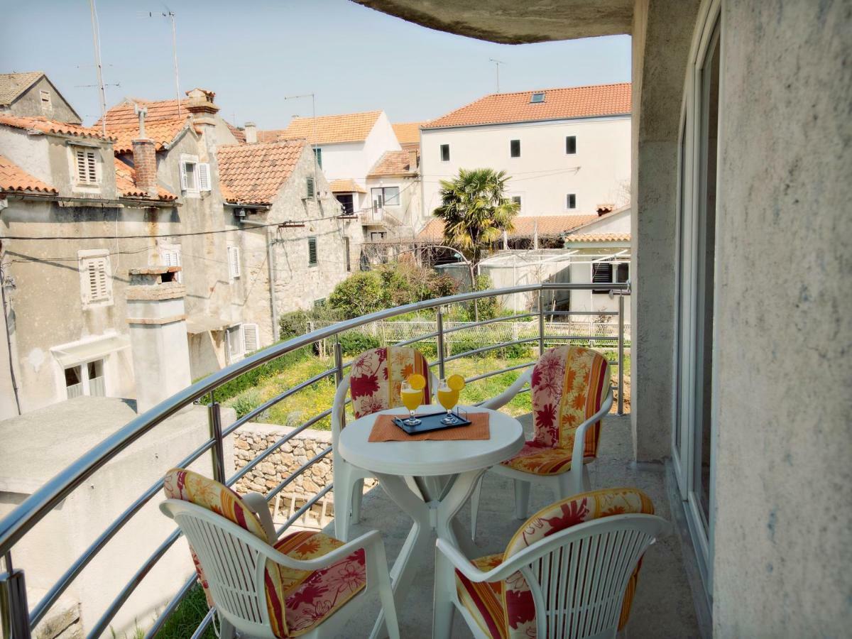 Apartmani Fortuna Zlarin Εξωτερικό φωτογραφία