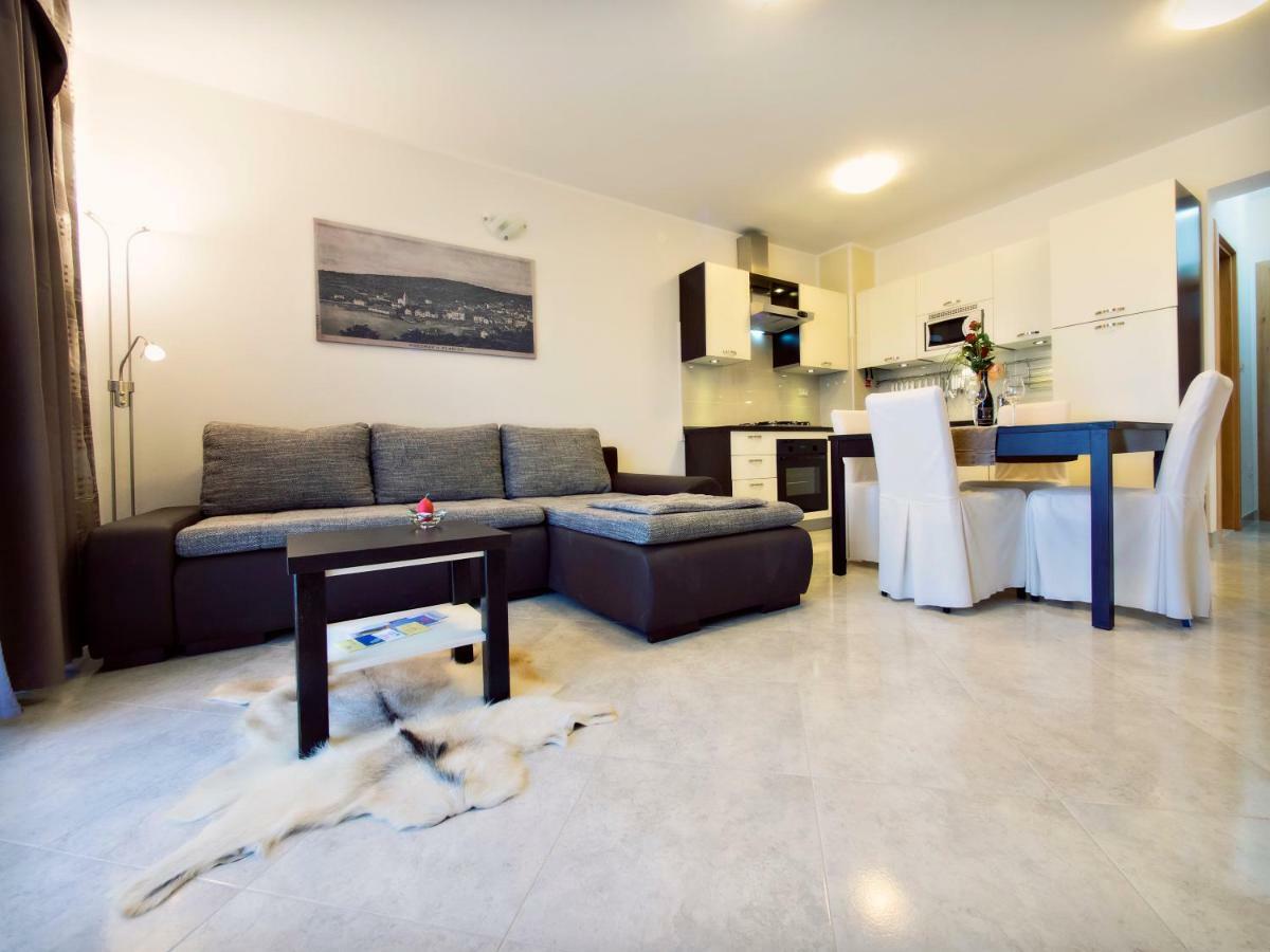 Apartmani Fortuna Zlarin Εξωτερικό φωτογραφία
