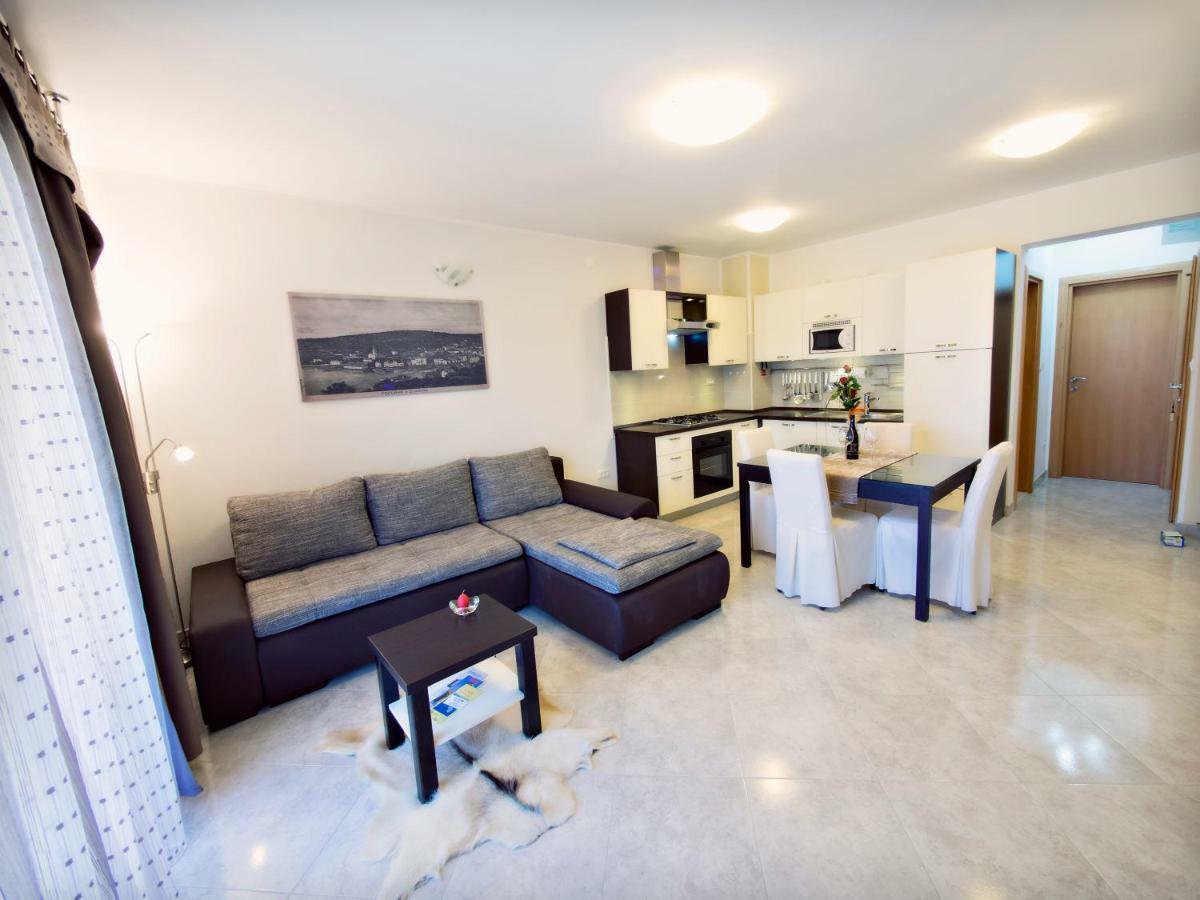 Apartmani Fortuna Zlarin Εξωτερικό φωτογραφία
