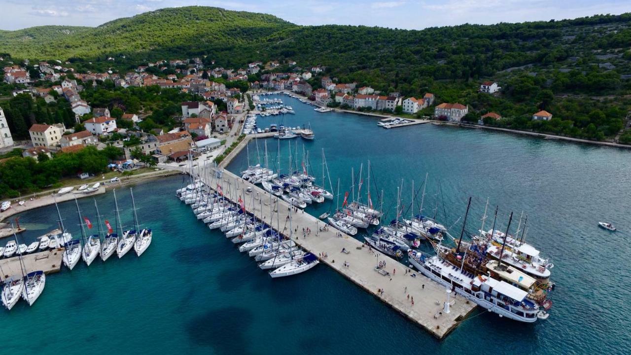Apartmani Fortuna Zlarin Εξωτερικό φωτογραφία